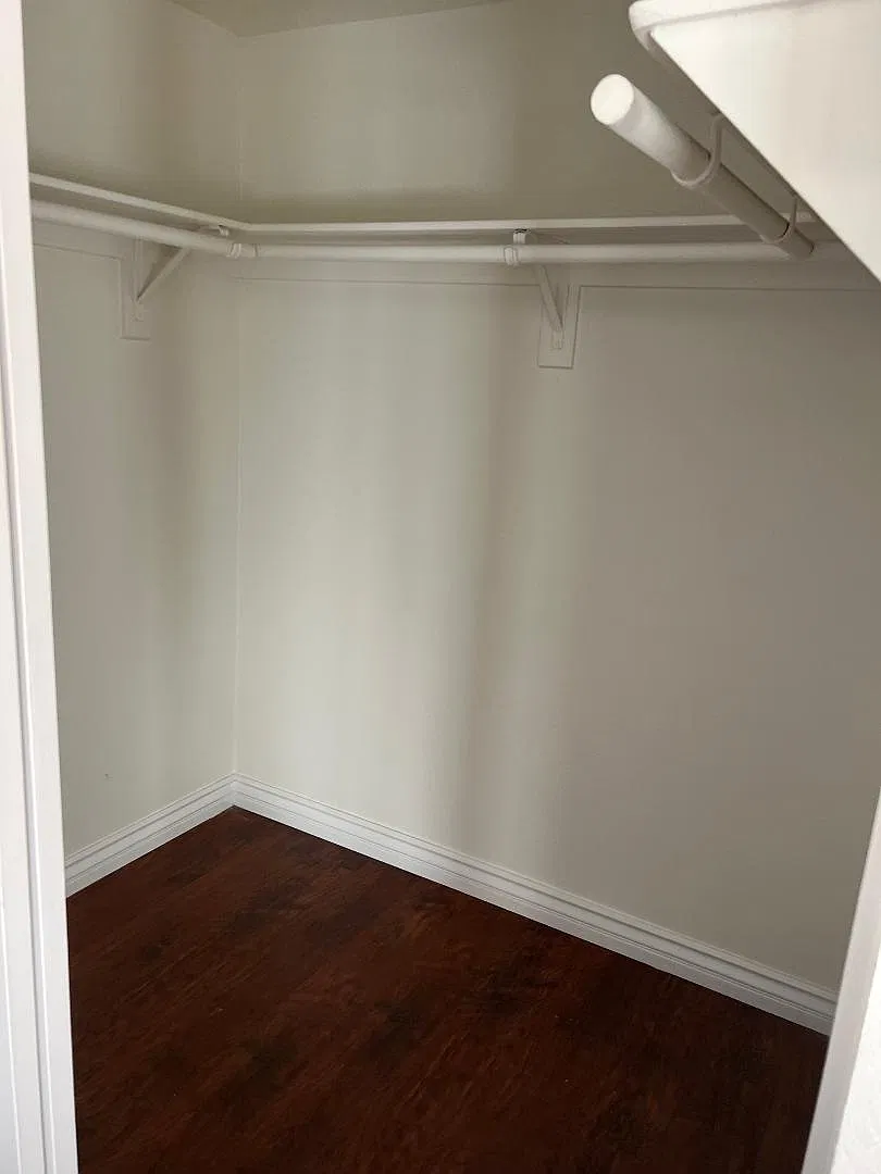 4 bed, 2.5 bath, 1828 sqft, $3,250 — Photo 2