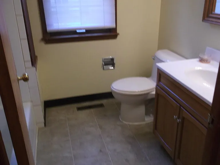 222 Van Brunt St — Photo 14
