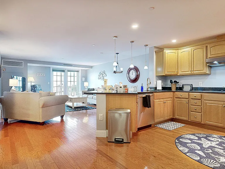 1 E Grand Ave #403 — Photo 9