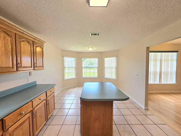 5172 Zachary Blvd — Photo 4