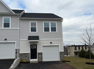 101 Abramo Victor Dr #1, Downingtown, PA 19335