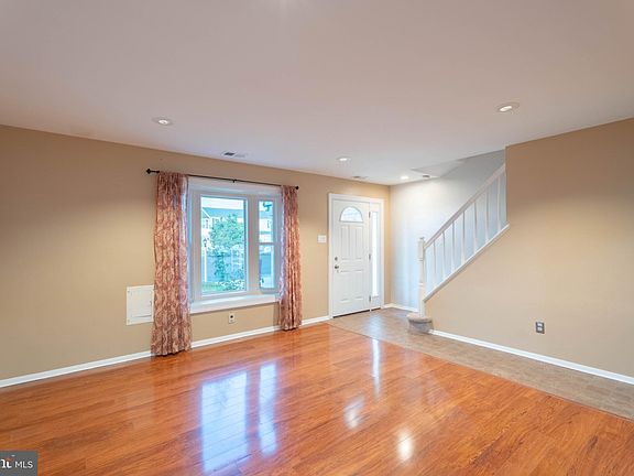 5th image of 3338 Carroll Ct