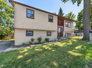 33707 N Lake Shore Dr, Grayslake, IL