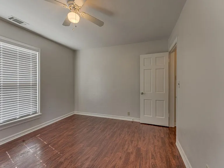 1825 NW 35th St — Photo 32