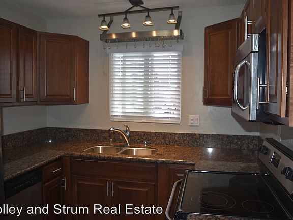 5th image of 4411 Louisiana St APT 7