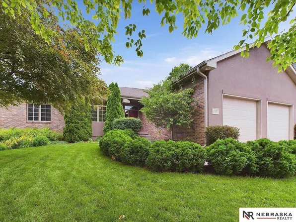 2300 Vavrina Ln, Lincoln, NE 68512