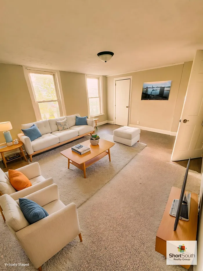3 bed, 1.0 bath, 1000 sqft, $1,100 — Photo 1