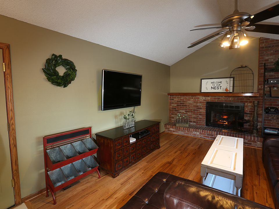 1st image of 7635 Hickorywood Dr