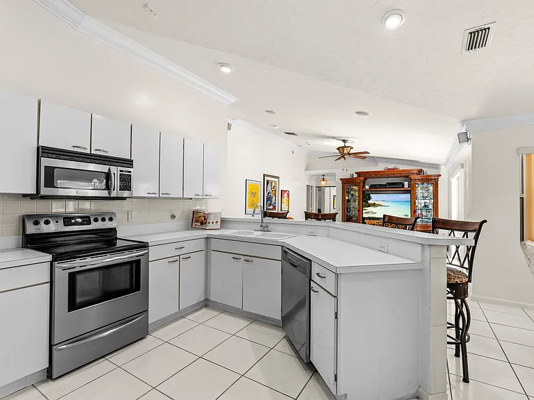 15495 Rolling Meadows Cir — Photo 14