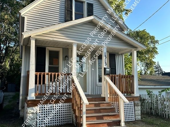 1313 Courtney St NW