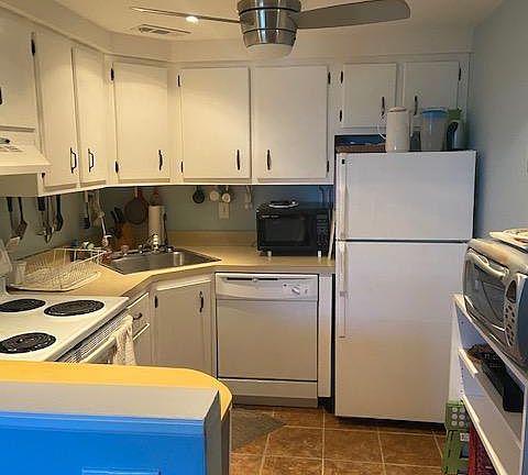 4th image of 228 Hibiscus Ave APT 131