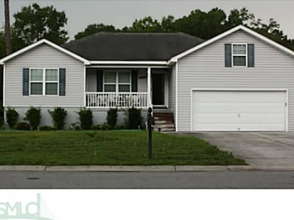 101 Live Oak Ln, Garden City, GA 31408