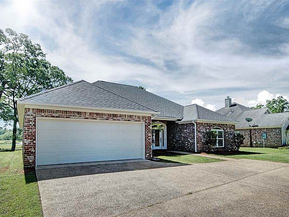 4th image of 383 Bradford Dr