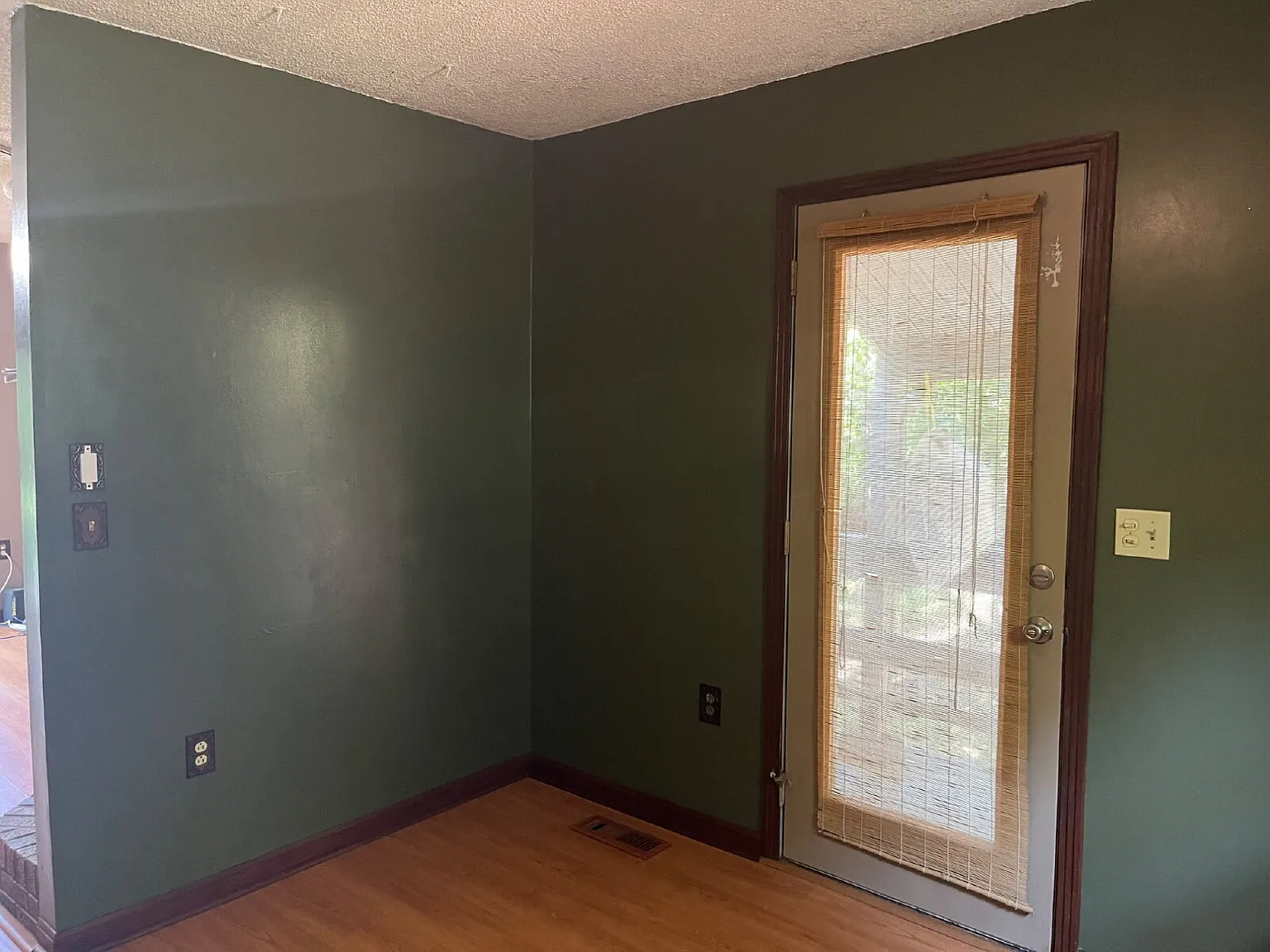 2 bed, 1.0 bath, 1200 sqft, $1,600 — Photo 4