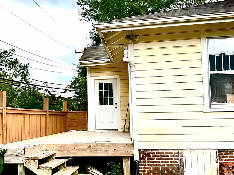 115 Robinson St — Photo 29