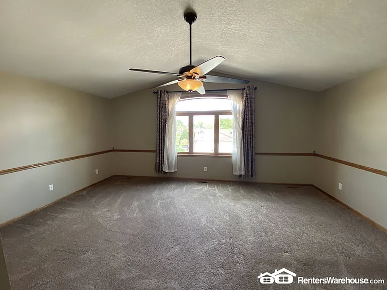 737 Kitterman Cir — Photo 21
