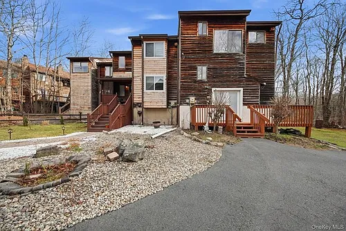 30 Edelweiss Dr Photo 1