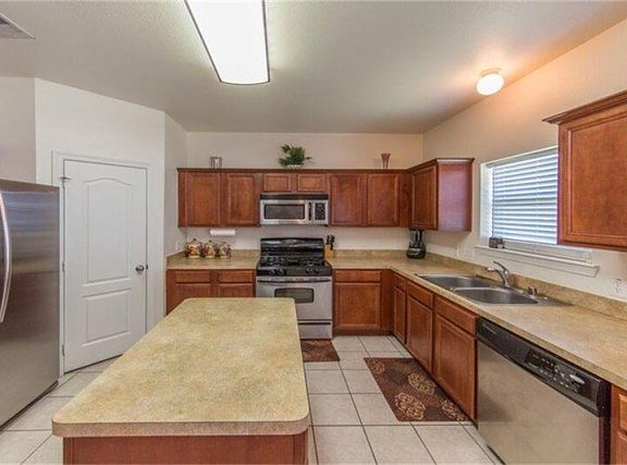 5th image of 105 Golden Sunset Ct