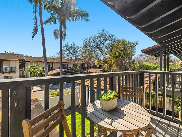 4264 Loma Riviera Ln — Photo 14