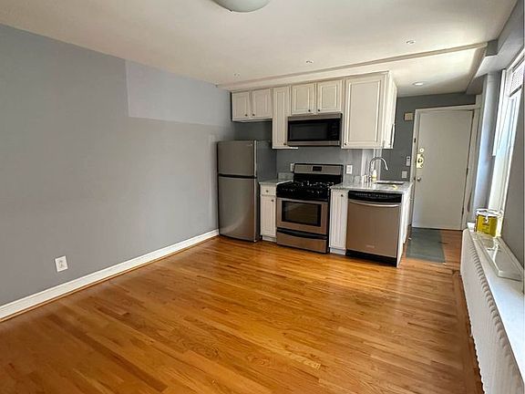 2nd image of 1324 Pine St #11157082