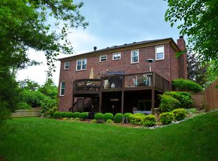 2103 Rudy Ln, Indian Hills, KY 40207