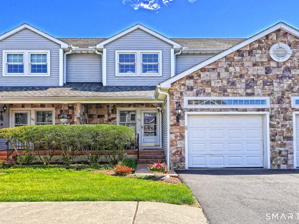 102 Lantern Court #102, Clinton, CT 06413