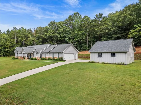 906 Watercrest Rd, West Union, SC 29696