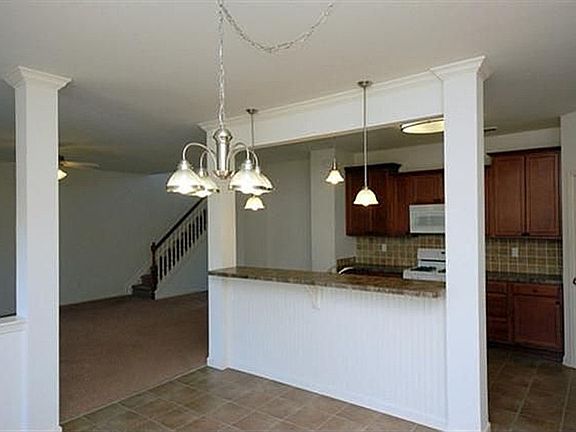 2nd image of 648 Estrella Dr