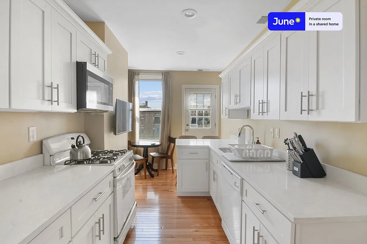 Queen bedroom in 4 bed/1 bath home in Allston #442 C — Photo 2