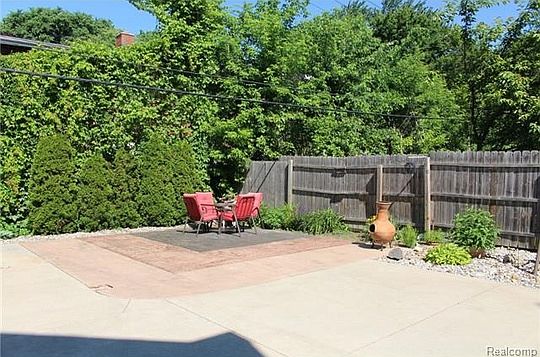 4th image of 313 N Washington Ave