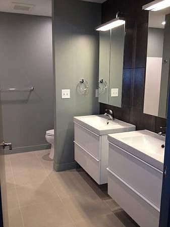 Large Full Bathrooms