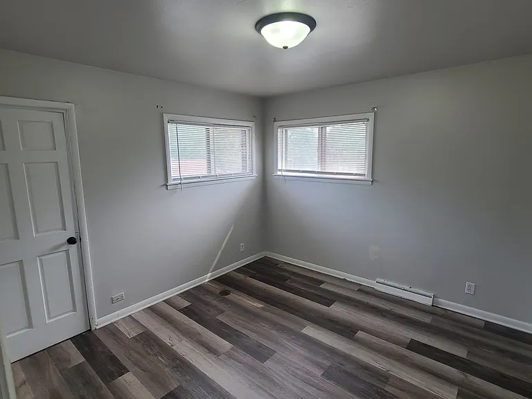 6912 W Silver Spring Dr — Photo 13