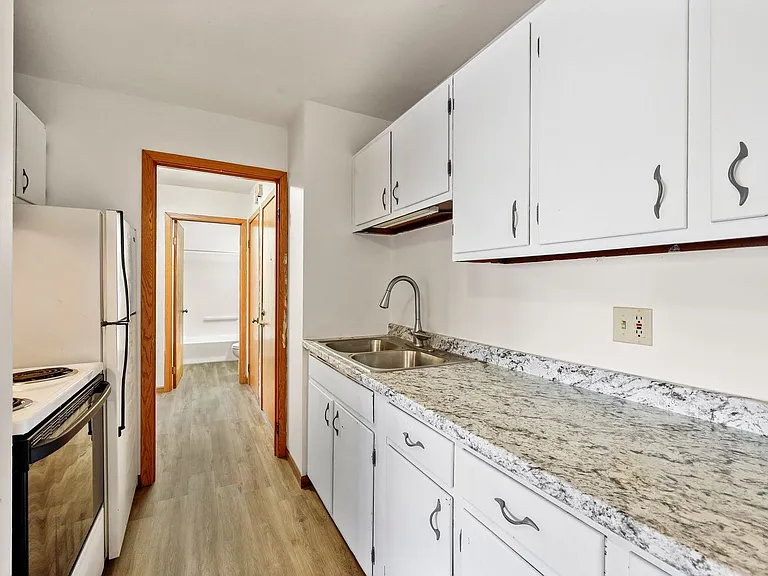 1156 W Carriage Dr #3 — Photo 5