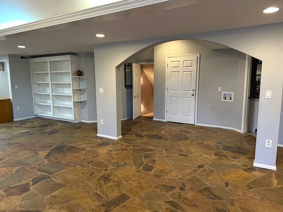 1202 Idlewild Ct
