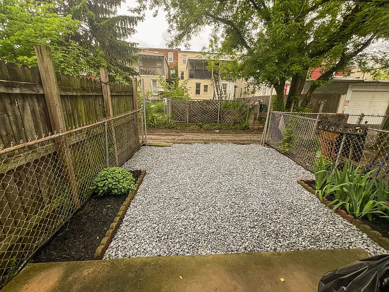 625 Lake St — Photo 37