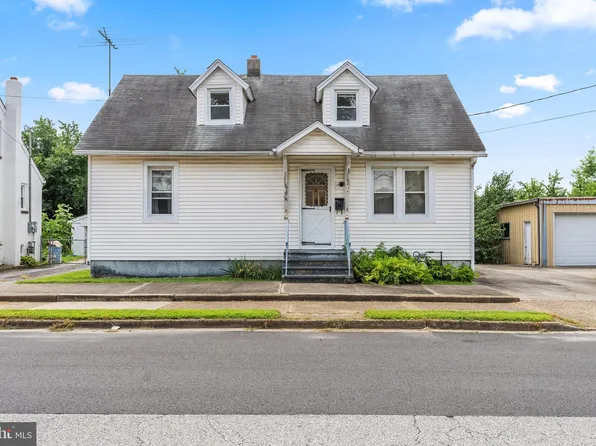 68 E Harmony St, Penns Grove, NJ 08069