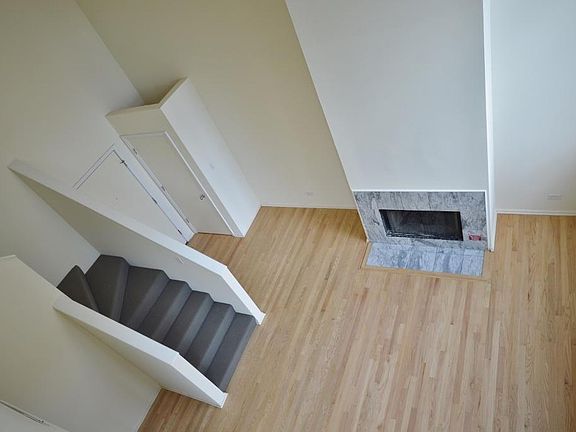 2nd image of 3257 N Sheffield Ave #35f531de5