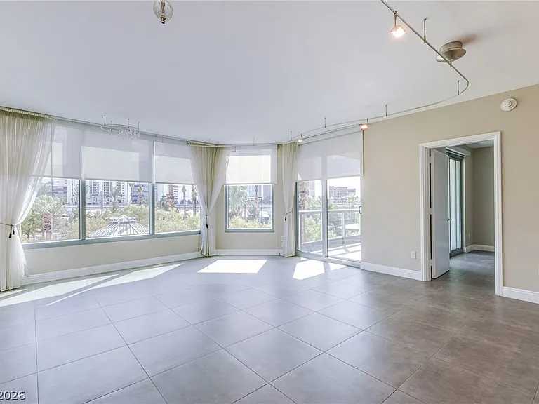 222 Karen Ave #201 — Photo 13
