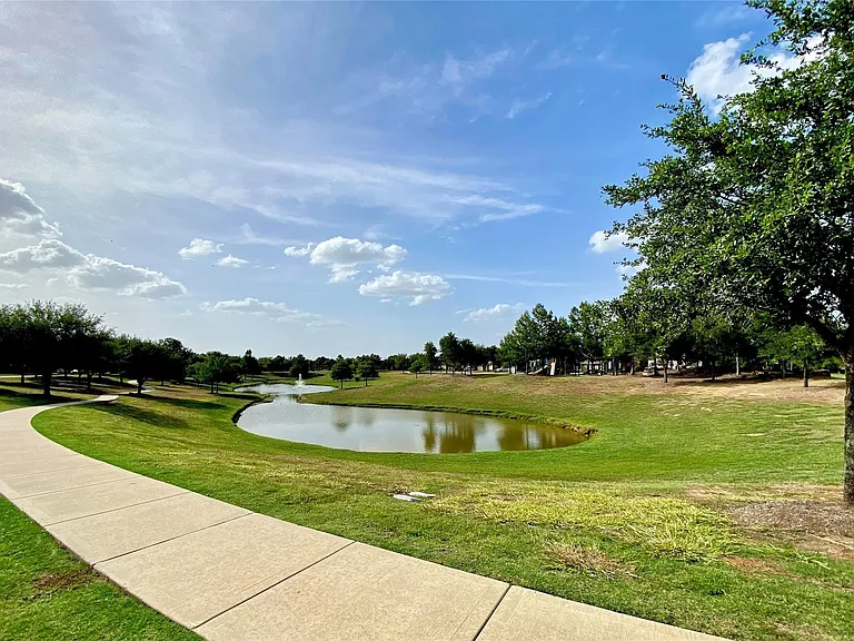 6475 Calgary Woods Ln — Photo 36