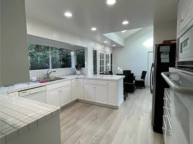 30022 Bello Pl — Photo 7