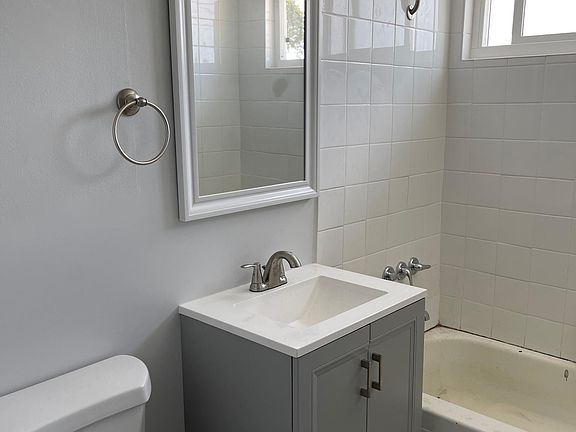 3rd image of 3553 Denver Ave #3553