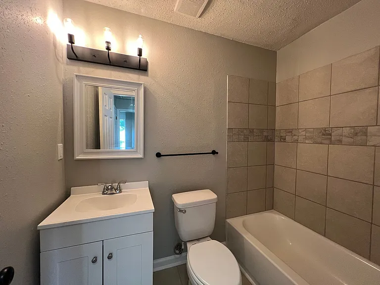 4642 Pembine Dr — Photo 7