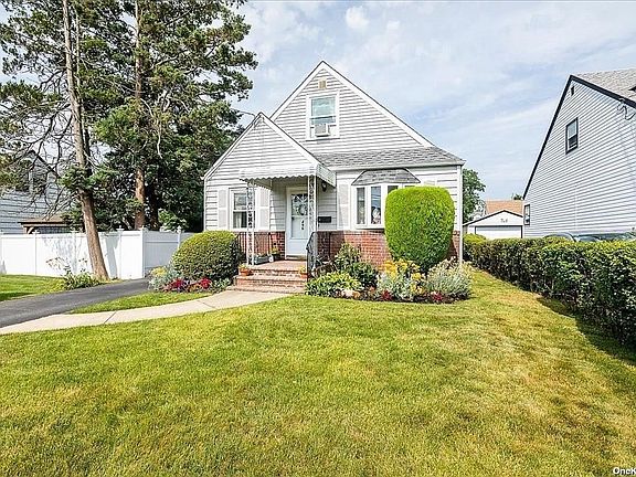 2nd image of 496 Greengrove Ave