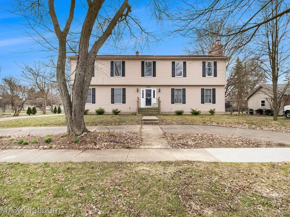 1152 Pleasantview Dr, Flushing, MI 48433