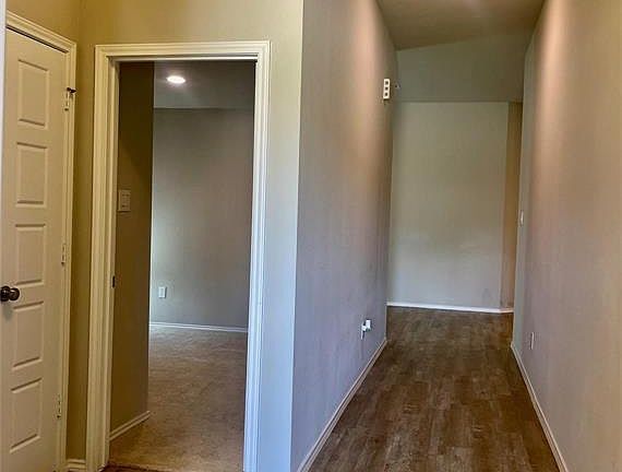5th image of 513 Bonnerville Ln