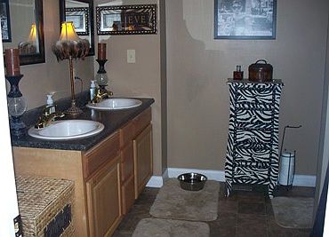 4th image of 214 Whispering Oaks Dr