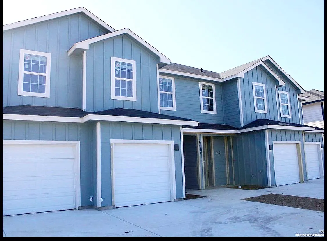 3 bed, 2.5 bath, 1600 sqft, $1,600 — Photo 1