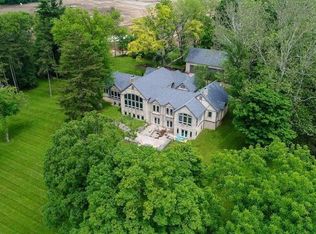 6893 Riverside Dr, Powell, OH 43065