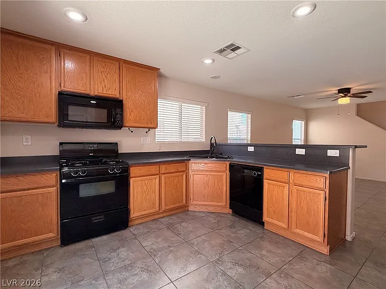 469 Royal Bridge Dr — Photo 5