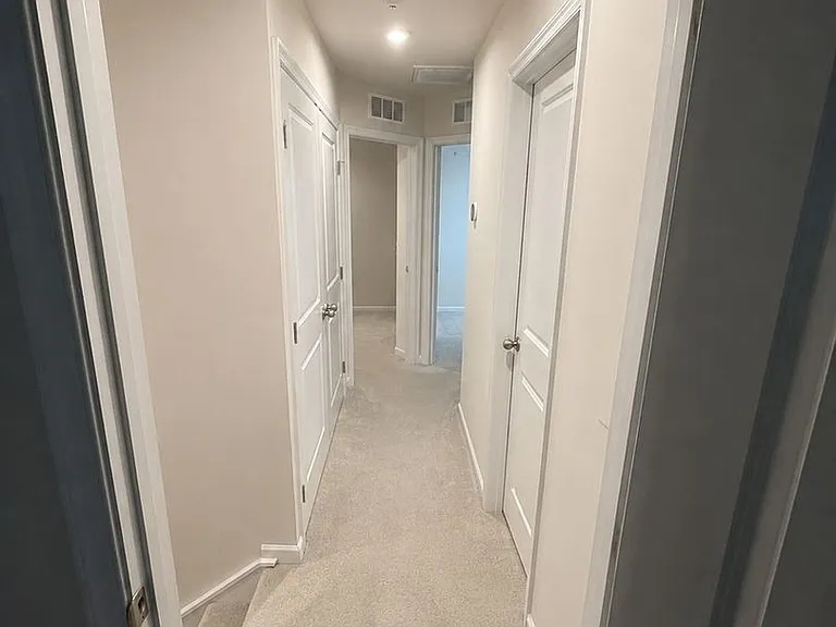 1613 Mountain Ash Ln — Photo 13
